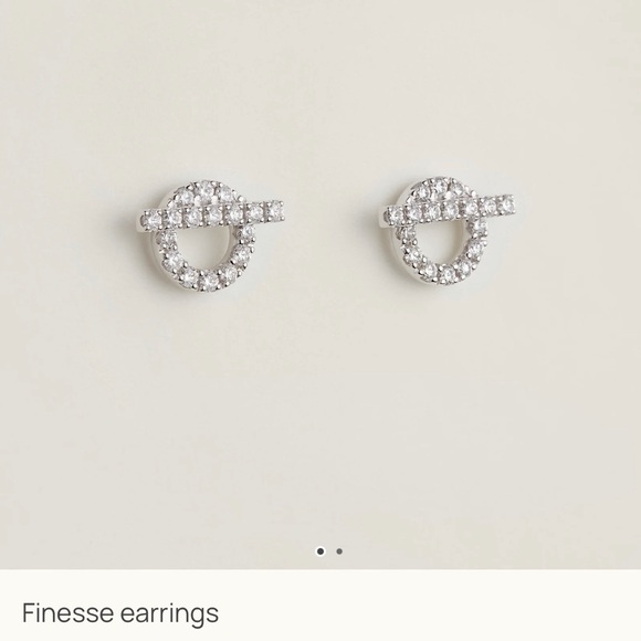 Hermes Jewelry - Brand New! ✨ HERMES Finesse 18K White Gold Diamond Earrings